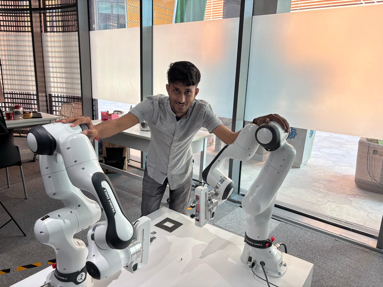 Celebrating the AIRoCS lab launch